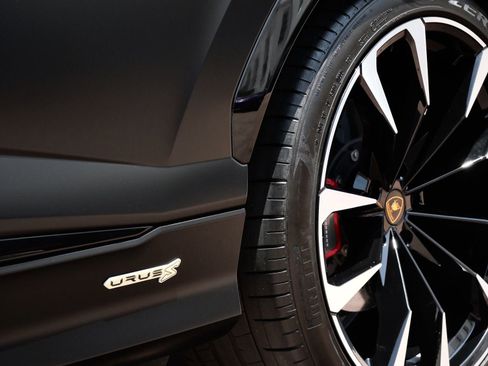 Used 2023 Lamborghini Urus S AWD/4WD image 11