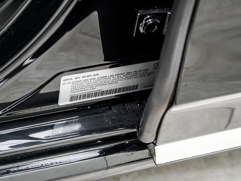 Used 2022 Audi S8 4.0T image 49