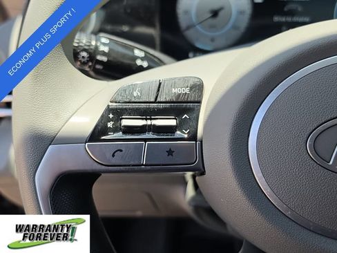Used 2024 Hyundai Elantra SEL FWD image 17