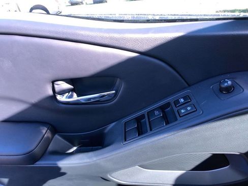 New 2025 Nissan Frontier SV w/ SV Convenience Package image 17