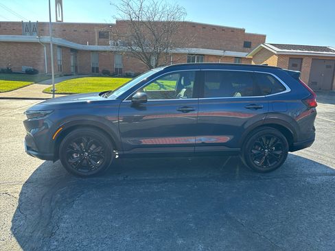 Used 2024 Honda CR-V Sport Touring image 4