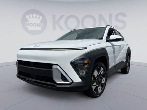 Used 2025 Hyundai Kona SEL AWD/4WD image 1