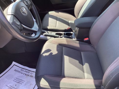 Certified 2018 Toyota Corolla LE FWD image 21