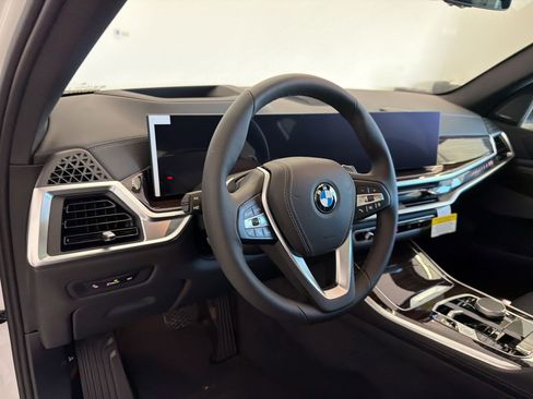 New 2026 BMW X5 xDrive40i w/ Premium Package AWD/4WD image 4