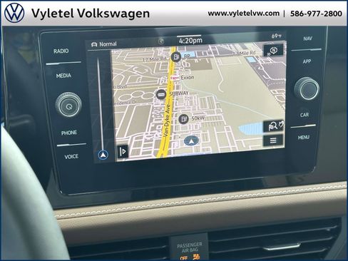 Certified 2025 Volkswagen Jetta SEL image 26