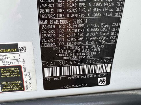 Used 2020 Land Rover Discovery Landmark image 13