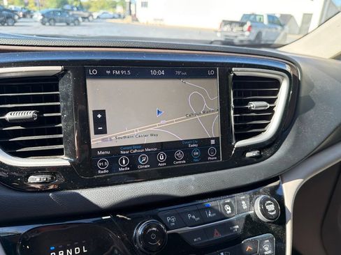 Used 2019 Chrysler Pacifica Touring-L w/ Advanced Safetytec Group FWD image 20