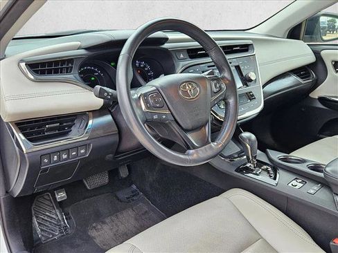 Used 2018 Toyota Avalon Limited FWD image 10