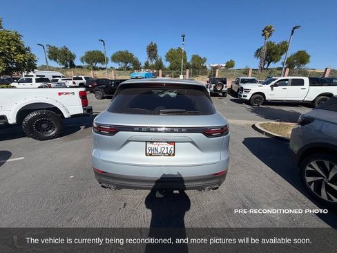 Used 2023 Porsche Cayenne AWD/4WD image 4