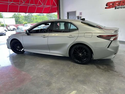 Used 2022 Toyota Camry XSE FWD image 6