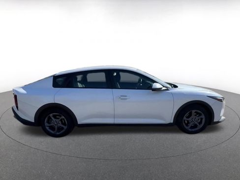 Used 2025 Kia K4 LXS image 15