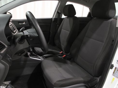 Used 2021 Hyundai Accent SE image 5