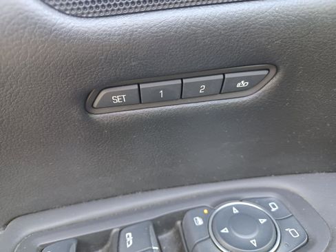 Used 2017 Cadillac XT5 Platinum image 16