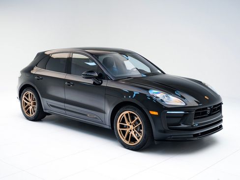 Certified 2026 Porsche Macan Turbo AWD/4WD image 7