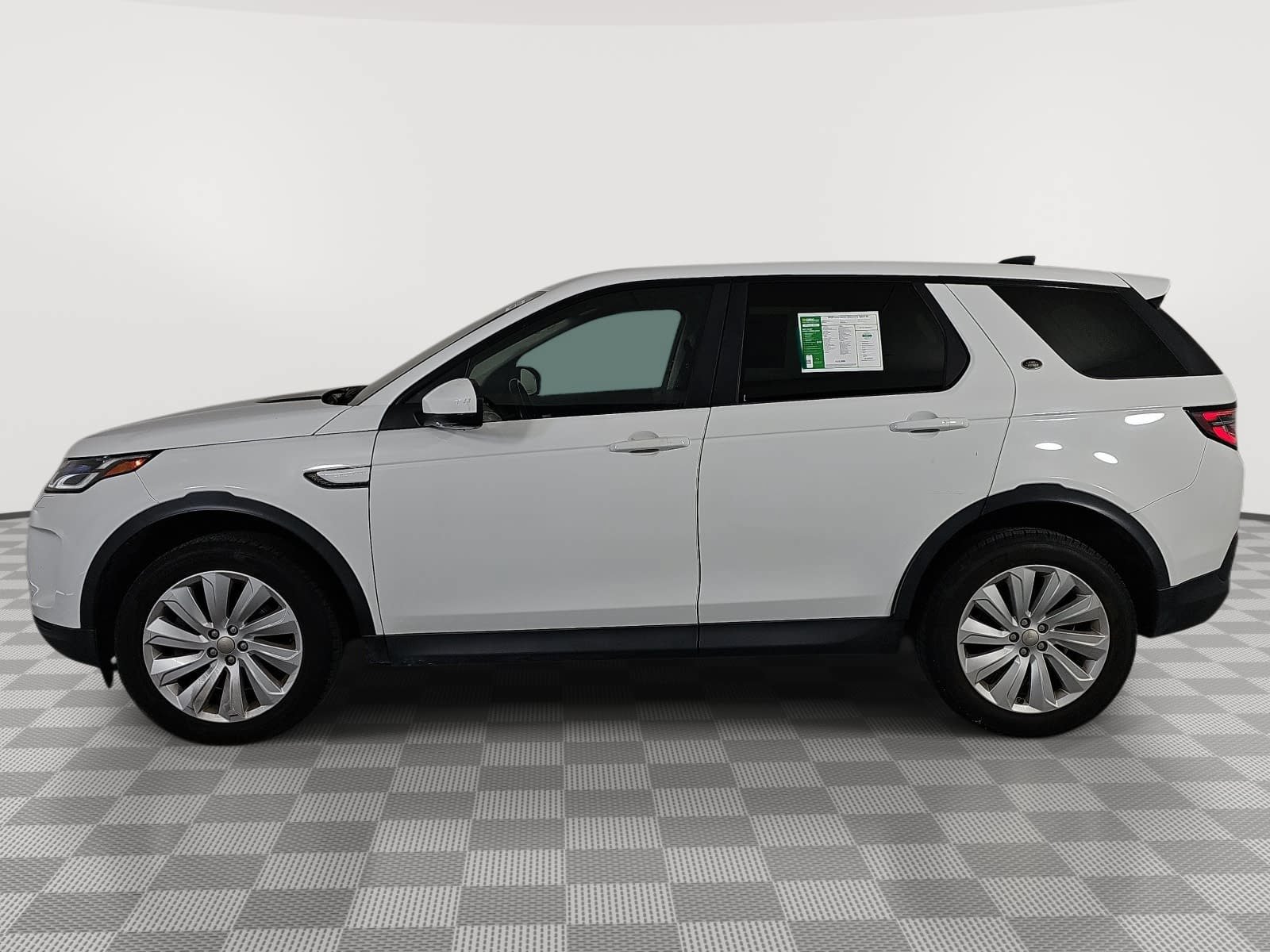 Used 2020 Land Rover Discovery Sport SE AWD/4WD image 5