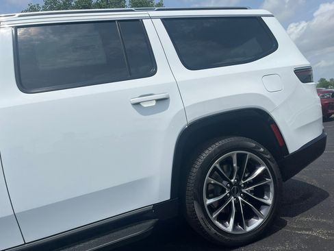 New 2025 Jeep Wagoneer Series II w/ Premium Group I image 7