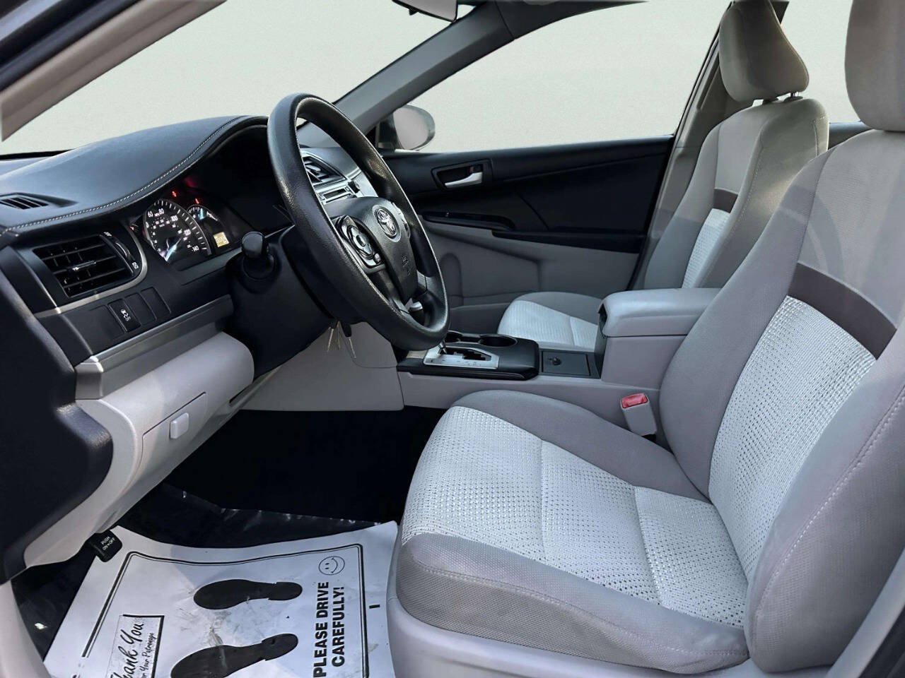 Used 2012 Toyota Camry LE FWD image 9