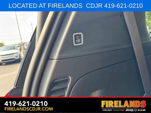 New 2027 Chrysler Pacifica Select FWD image 9