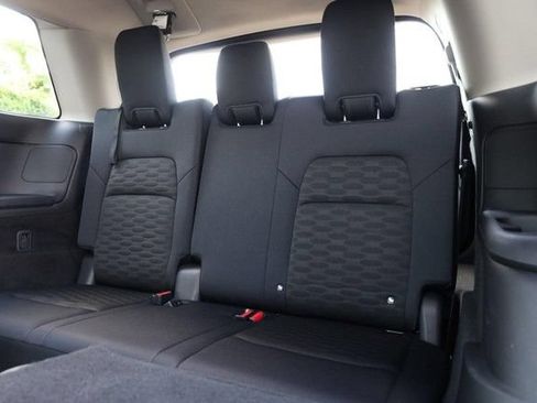 Certified 2025 Nissan Pathfinder SV w/ SV Premium Package FWD image 28