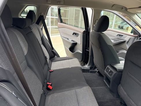 Used 2022 Nissan Rogue S image 29