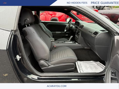 Used 2014 Dodge Challenger R/T RWD image 13