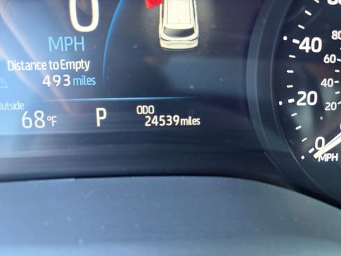 Used 2025 Toyota Sienna XLE FWD image 14