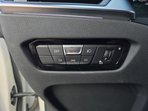 Used 2023 BMW M440i Coupe w/ Premium Package image 25