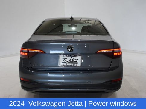 Used 2024 Volkswagen Jetta Sport FWD image 6