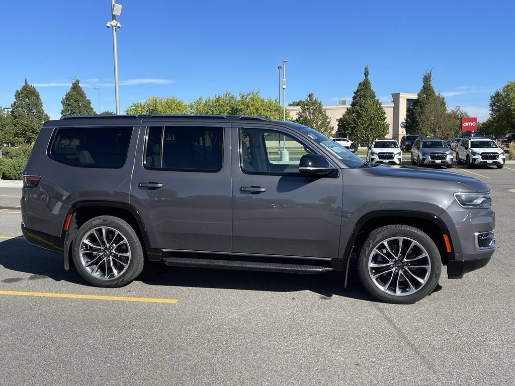 Used 2023 Jeep Wagoneer Series II w/ Premium Group I AWD/4WD image 9