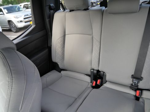 Certified 2025 Toyota Tacoma SR5 AWD/4WD image 13