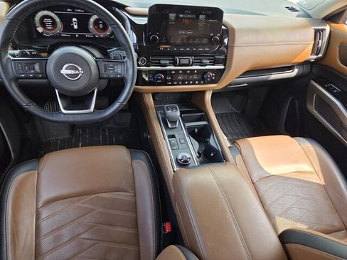 Used 2023 Nissan Pathfinder Platinum AWD/4WD image 9