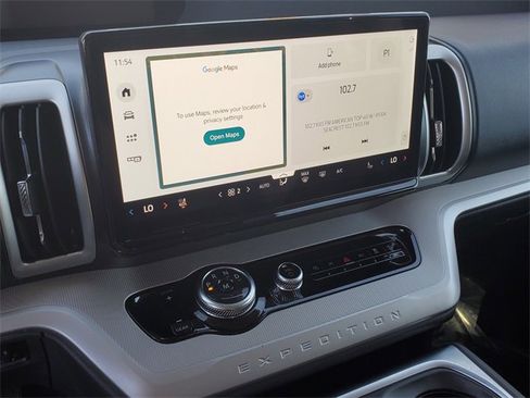 Certified 2025 Ford Expedition Active image 10