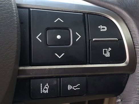 Used 2018 Lexus LX 570 4WD image 25