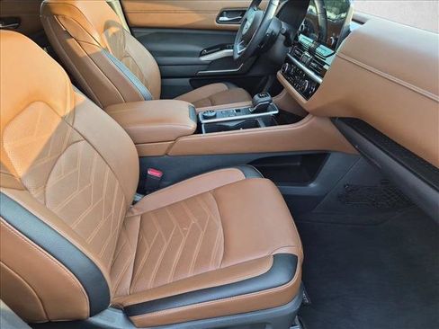 Used 2023 Nissan Pathfinder Platinum AWD/4WD image 22