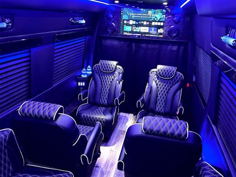 Used 2024 Mercedes-Benz Sprinter 3500 image 24