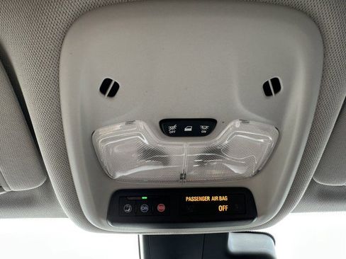 Used 2023 Chevrolet Bolt EUV Premier image 24