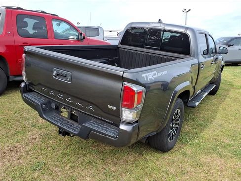 Used 2022 Toyota Tacoma TRD Sport w/ Technology Package RWD image 6