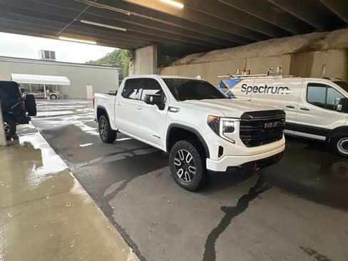 Used 2023 GMC Sierra 1500 AT4 w/ Technology Package AWD/4WD image 1