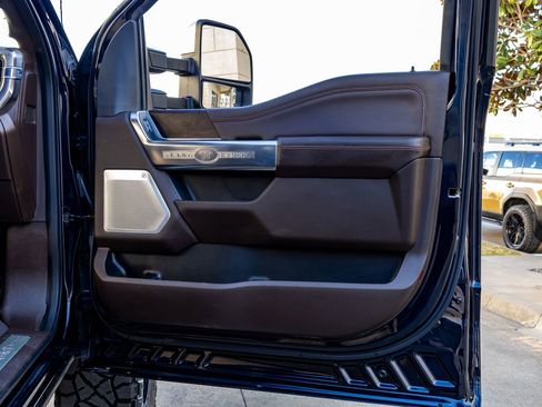 Used 2023 Ford F250 King Ranch w/ Chrome Package image 36