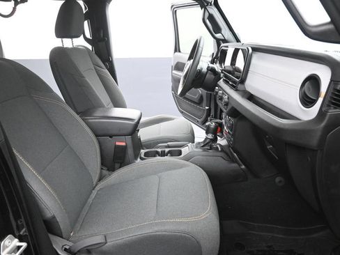 Used 2024 Jeep Wrangler Unlimited Sport AWD/4WD image 16