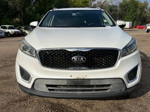 Used 2018 Kia Sorento FWD image 9