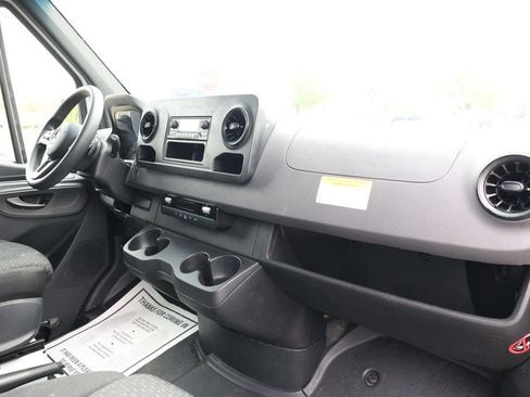 Used 2023 Mercedes-Benz Sprinter 2500 image 23