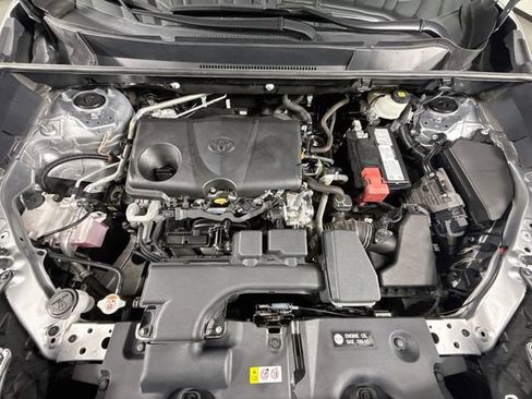 Used 2022 Toyota RAV4 LE FWD image 28