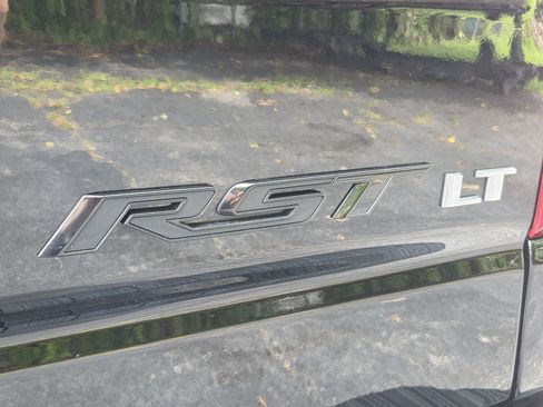 Certified 2022 Chevrolet Silverado 1500 LT Trail Boss w/ LT Trail Boss Premium Package AWD/4WD image 14