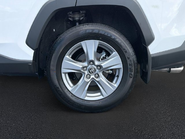 Used 2025 Toyota RAV4 XLE w/ Convenience Package FWD image 31
