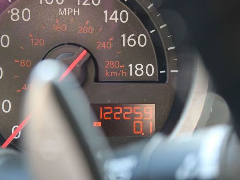 Used 2014 Nissan 370Z Coupe image 26