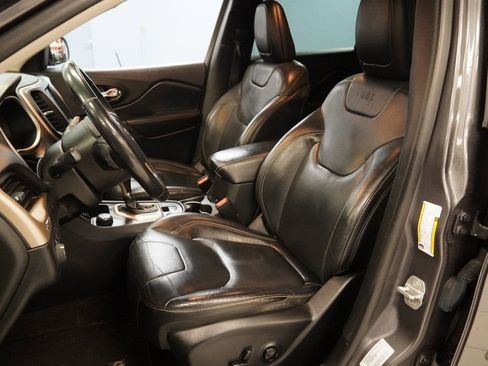 Used 2015 Jeep Cherokee Limited image 3