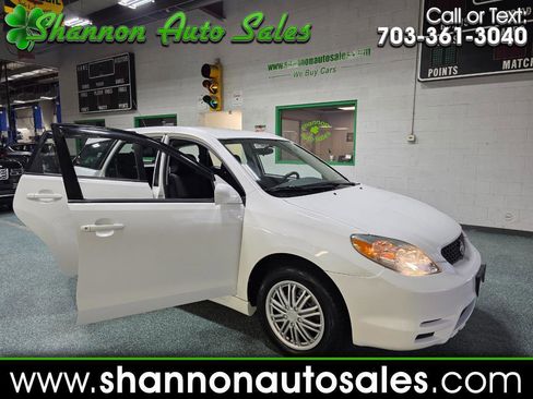 Used 2004 Toyota Matrix AWD image 1