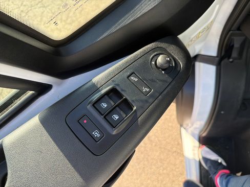 Used 2024 RAM ProMaster 2500 w/ Convenience Group FWD image 13