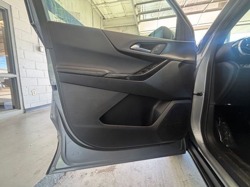 Used 2025 Chevrolet Equinox LT FWD image 18